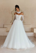 Load image into Gallery viewer, Larkin