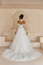 Load image into Gallery viewer, Larkin