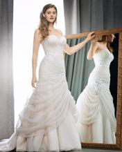 Load image into Gallery viewer, 1700