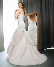 Load image into Gallery viewer, 1700