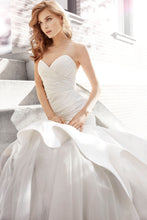 Load image into Gallery viewer, 8702