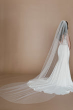Load image into Gallery viewer, Valentina Veil