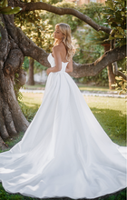 Load image into Gallery viewer, Portia E409
