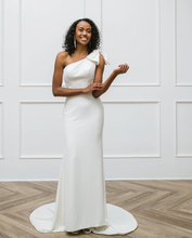 Load image into Gallery viewer, Molly
