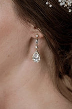 Load image into Gallery viewer, Alana Earrings
