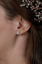 Load image into Gallery viewer, Avery Earrings
