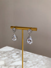 Load image into Gallery viewer, Athena Earrings
