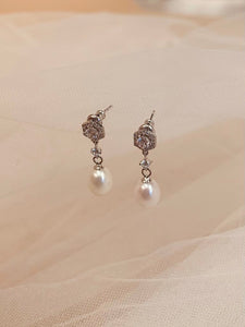 Anna Earring